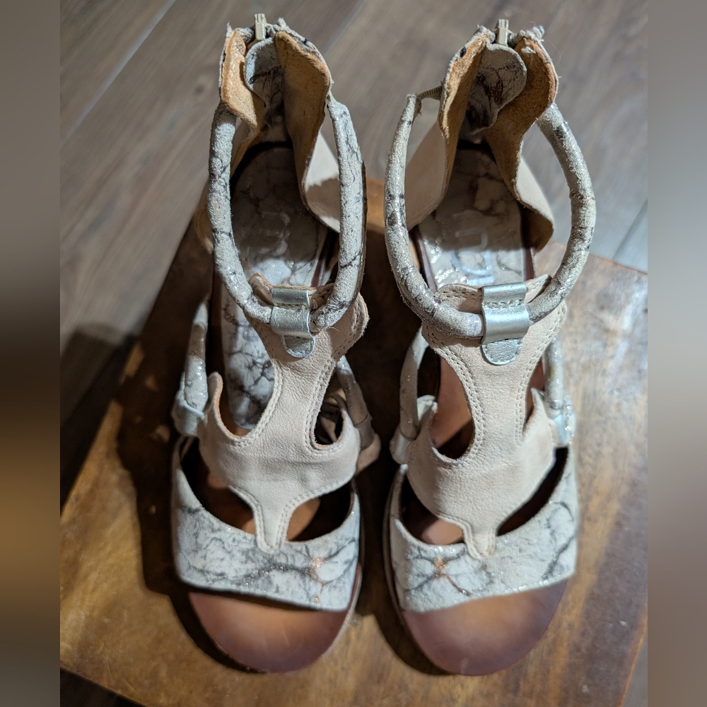Mjus distressed heeled sandals - Picture 2 of 10